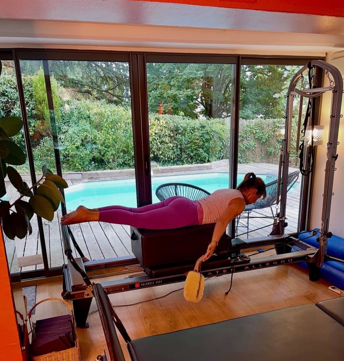 Cours Pilates Reformer et Cadillac — studio vue jardin